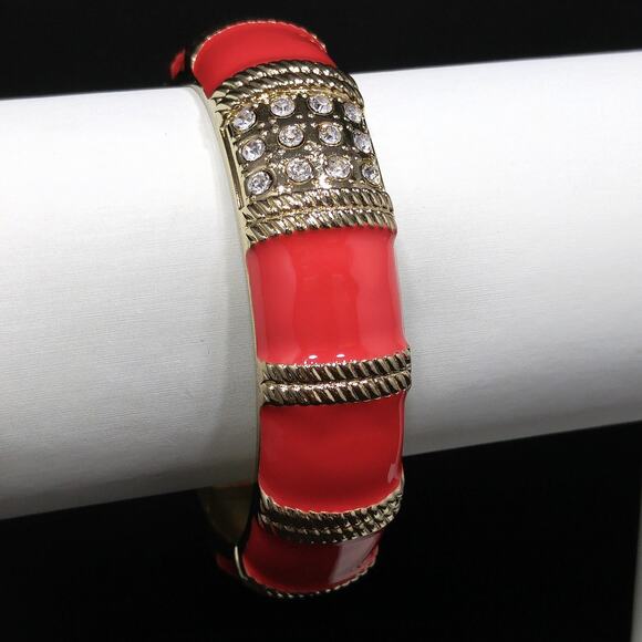 Red Enamel Gold Tone Hinged Bracelet, Clear Rhinestones, 1980s Vintage Jewelry - Picture 3 of 10
